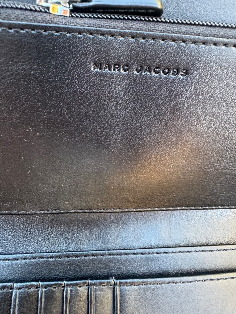 Marc Jacobs Cloud White Black Continental Zip Around Wristlet Wallet VGUC - Picture 9 of 16